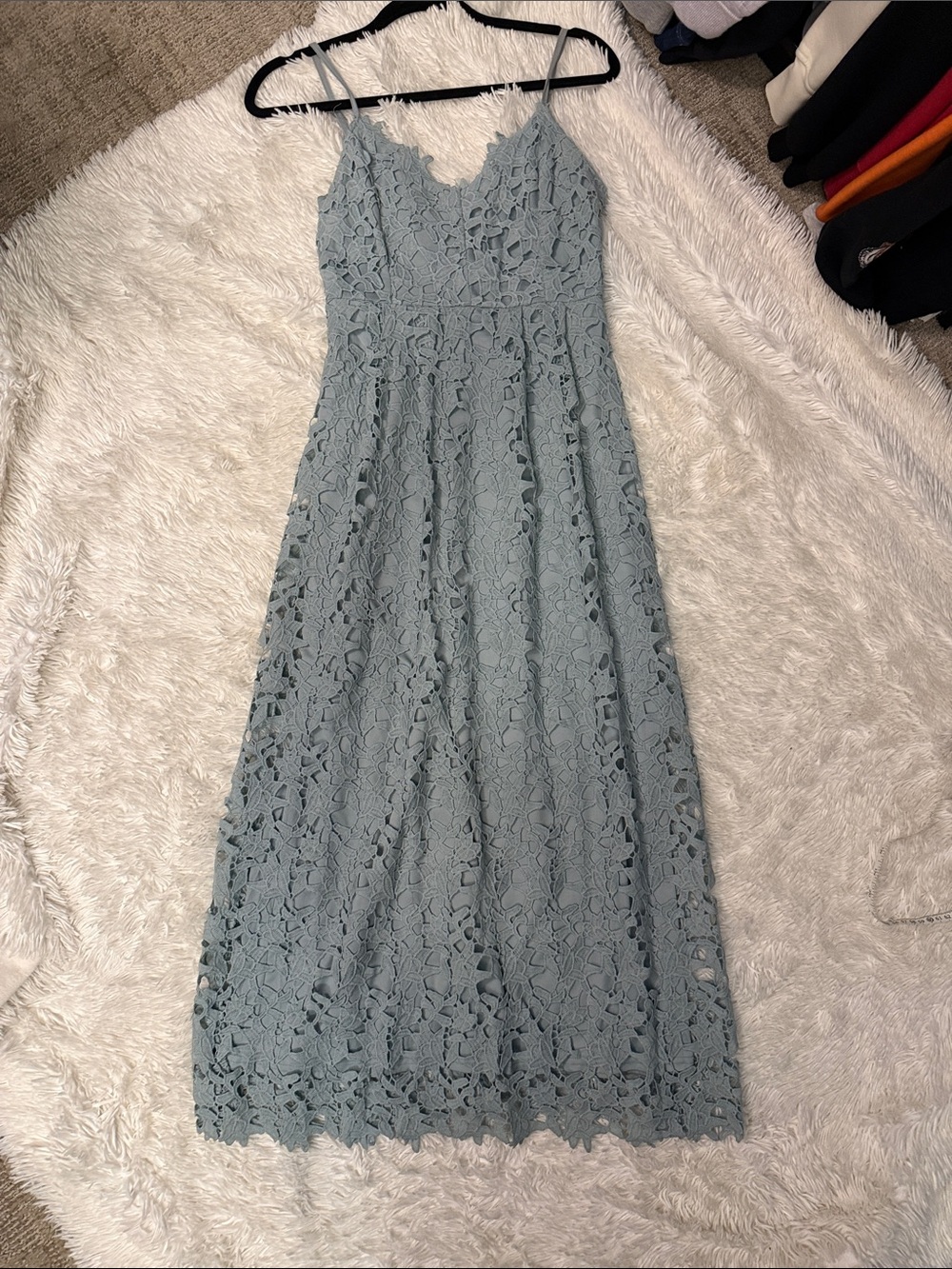 Boutique (ANDTHEWHY)Women's Lace Midi Dress - Dusty Blue/Green
Sz Small